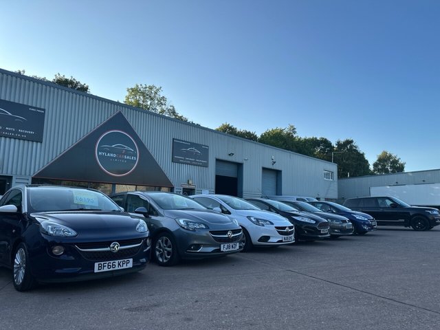 View our PEUGEOT 208