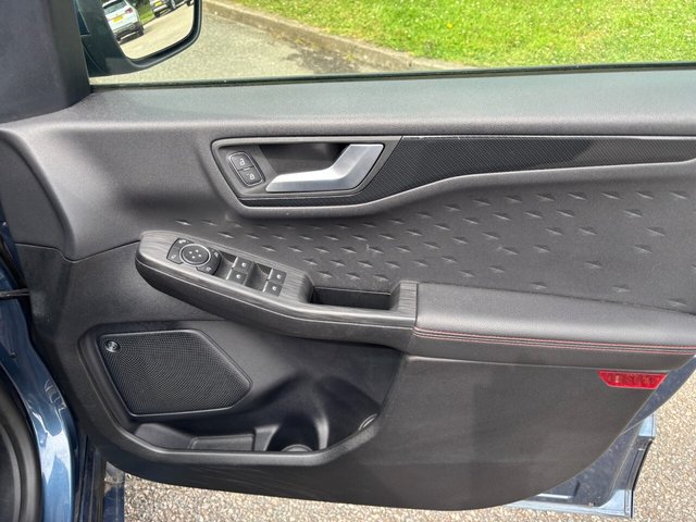 2021 FORD KUGA - Photo 12