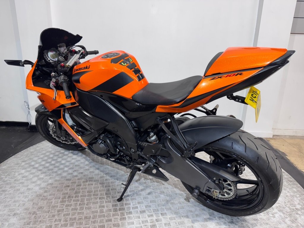UNA　COSA　RARA 2010 KAWASAKI NINJA ZX-10R WHITE with 19913 miles - Used