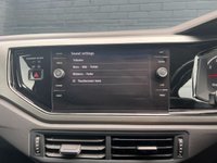 USED 2018 18 VOLKSWAGEN POLO 1.0 TSI SE Hatchback 5dr Petrol Manual Euro 6 (s/s) (95 ps) Climate control A/C, Cruise control, Bluetooth connectivity for calls and music, USB input, LED daytime running lights, Auto headlights,  Apple Car Play,  Android Auto.