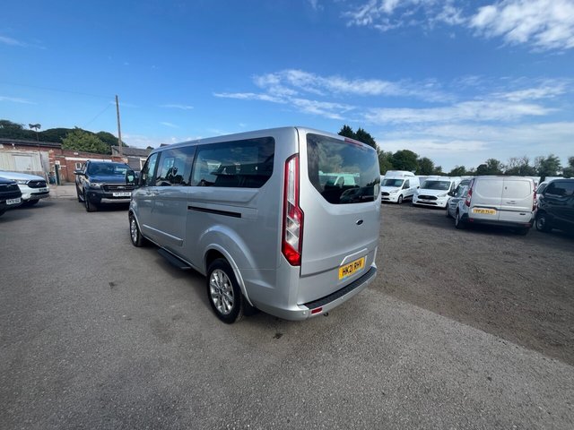 2021 Ford Tourneo Custom 2L Titanium 5dr - Photo 7