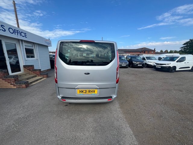 2021 Ford Tourneo Custom 2L Titanium 5dr - Photo 9