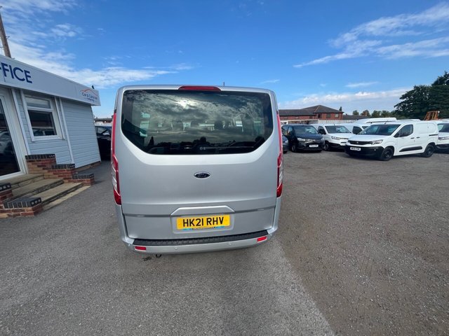 2021 Ford Tourneo Custom 2L Titanium 5dr - Photo 8