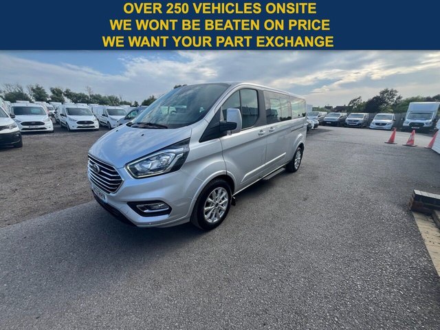 2021 Ford Tourneo Custom 2L Titanium 5dr - Photo 3
