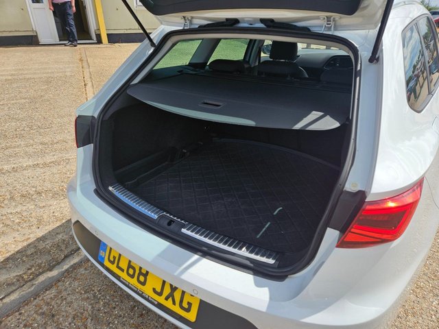 2019 SEAT LEON 1.5 TSI EVO FR ST 5dr Petrol Manual Euro 6 (s/s) (130 ps) - Photo 6