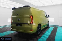 USED 2026 VOLKSWAGEN TRANSPORTER 2.0 SWB COMMERCE PRO MATRIX SPORT EDITION 150 AUTO  1 + 1 CAPTAINS SEATS - TAILGATE - TOP SPEC - FINANCE