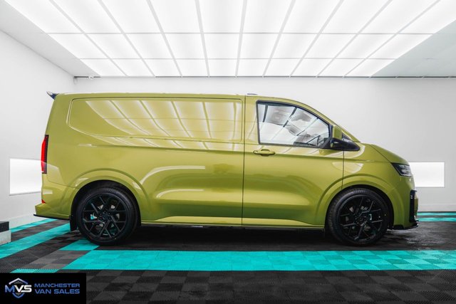 2026 Volkswagen Transporter - Photo 2