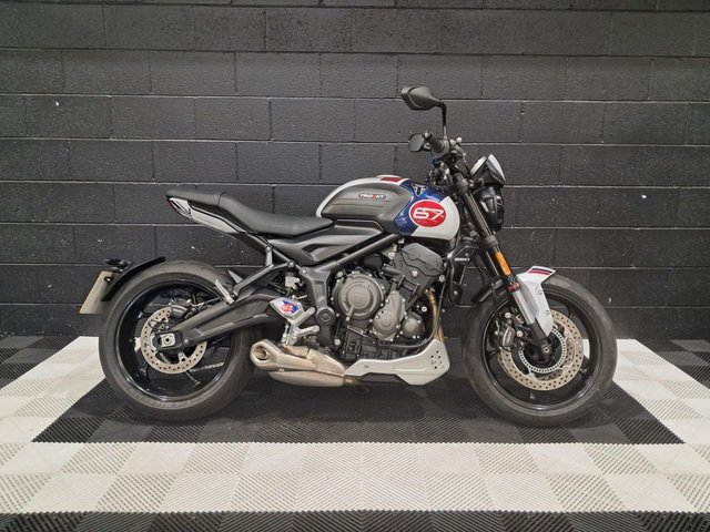 View our TRIUMPH Trident 660