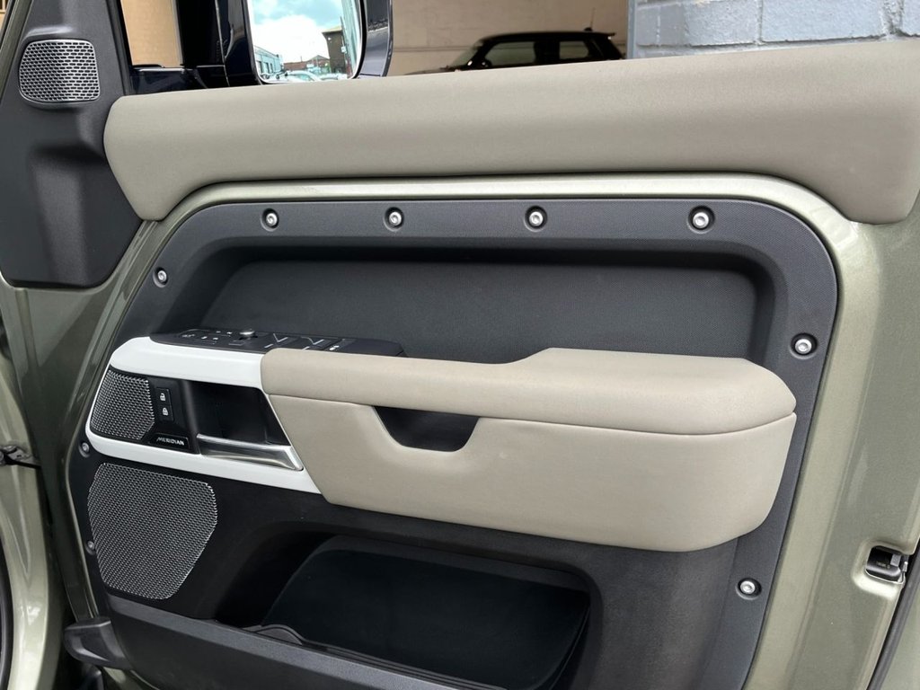 USED 2020 70 LAND ROVER DEFENDER 2.0 SD4 First Edition SUV 5dr Diesel Auto 4WD Euro 6 (s/s) (240 ps) 