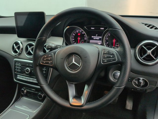USED 2018 68 Mercedes-Benz Gla Class 1.6 Gla180 Urban Edition Suv 5dr Petrol 7g-Dct Euro 6 (s/S) (122 Ps) - Cruise, Leather, Alloy
