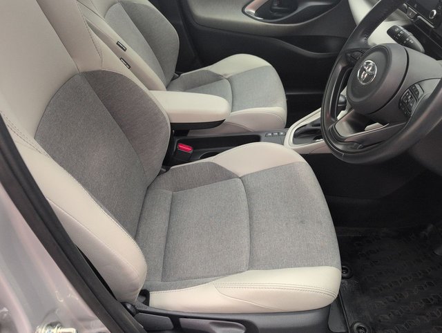 USED 2020 70 Toyota Yaris 1.5 Vvt-H Excel Hatchback 5dr Petrol Hybrid E-Cvt Euro 6 (s/S) (116 Ps) 