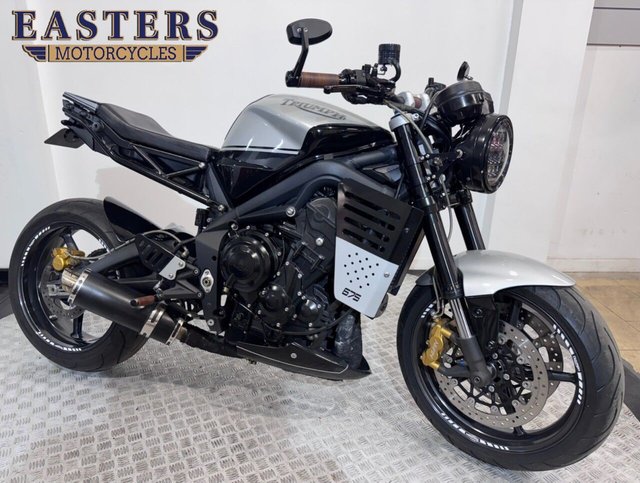 View our TRIUMPH STREET TRIPLE 675