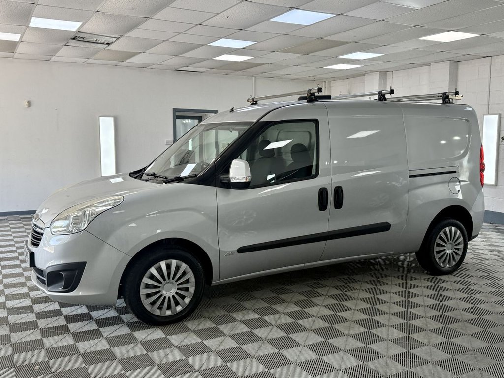 USED 2015 15 VAUXHALL COMBO 1.3 CDTi 2300 ecoFLEX 16v Sportive Panel Van 3dr Diesel Manual FWD L2 H1 (s/s) (129 g/km, 89 bhp) 