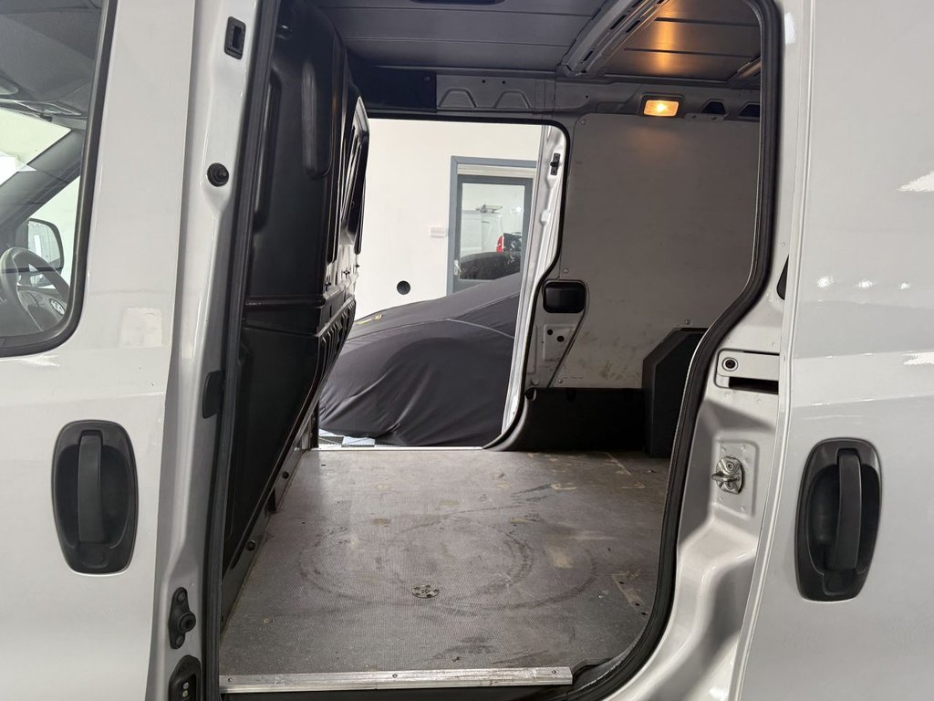 USED 2015 15 VAUXHALL COMBO 1.3 CDTi 2300 ecoFLEX 16v Sportive Panel Van 3dr Diesel Manual FWD L2 H1 (s/s) (129 g/km, 89 bhp) 