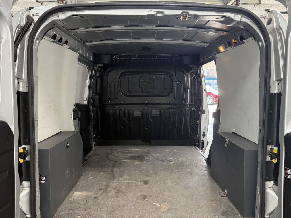 USED 2015 15 VAUXHALL COMBO 1.3 CDTi 2300 ecoFLEX 16v Sportive Panel Van 3dr Diesel Manual FWD L2 H1 (s/s) (129 g/km, 89 bhp) 