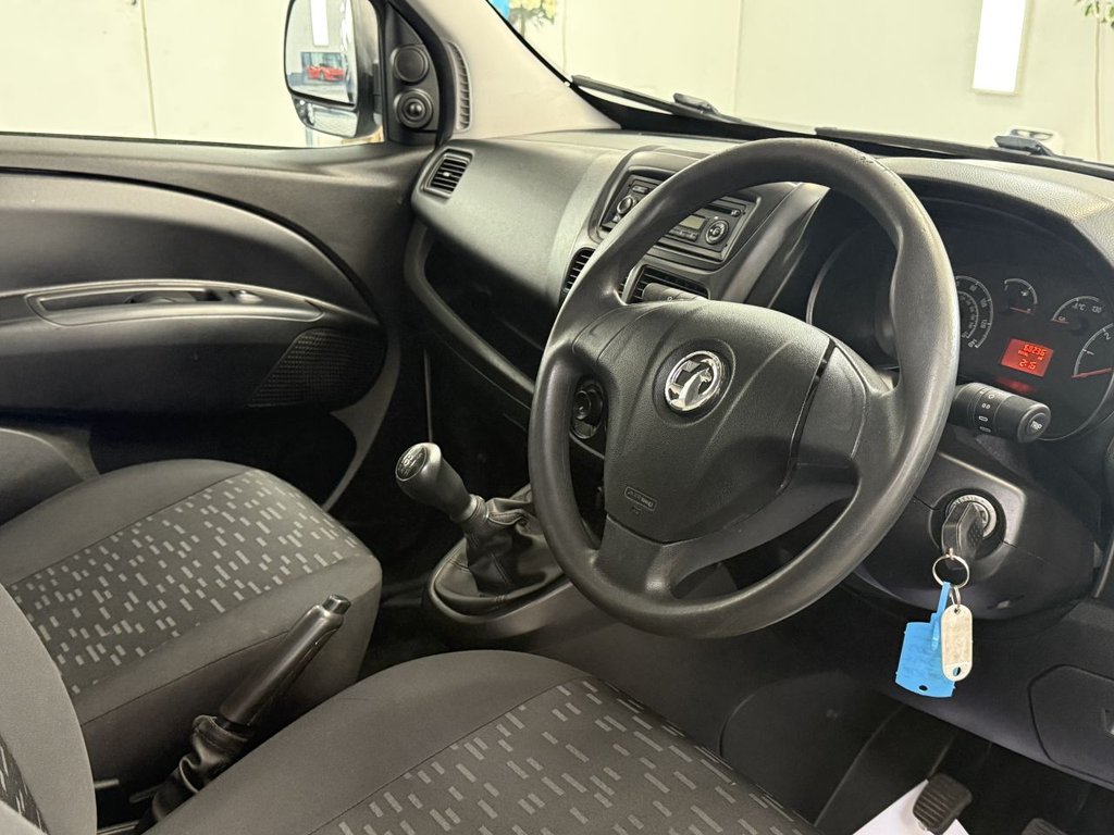 USED 2015 15 VAUXHALL COMBO 1.3 CDTi 2300 ecoFLEX 16v Sportive Panel Van 3dr Diesel Manual FWD L2 H1 (s/s) (129 g/km, 89 bhp) 
