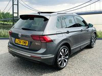 USED 2016 66 VOLKSWAGEN TIGUAN 2.0 TDI BlueMotion Tech R-Line SUV 5dr Diesel DSG 4Motion Euro 6 (s/s) (190 ps) PANORAMIC SUNROOF / AUTO