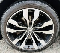 USED 2016 66 VOLKSWAGEN TIGUAN 2.0 TDI BlueMotion Tech R-Line SUV 5dr Diesel DSG 4Motion Euro 6 (s/s) (190 ps) PANORAMIC SUNROOF / AUTO