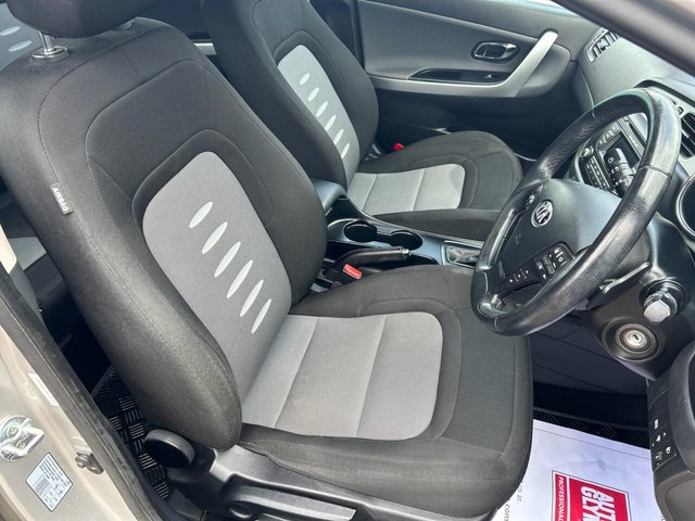 2015 KIA CEED 1.6 CRDi 2 Hatchback 5dr Diesel Auto Euro 5 (126 bhp) - Photo 11