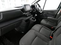 USED 2023 23 RENAULT TRAFIC 30 2.0 BLUEDCI 150 BHP LL LONG RED EDITION ( NO VAT ! ) 1 OWNER | RED EDITION | LL LONG | NO VAT !