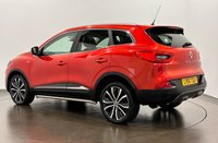 USED 2016 16 RENAULT KADJAR 1.6 dCi Signature Nav SUV 5dr Diesel Manual 4WD Euro 6 (s/s) (130 ps) Hosting a high specification , Detachable Towbar, Glass Panoramic Roof, Bose Edition