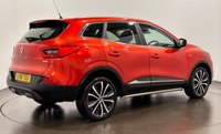 USED 2016 16 RENAULT KADJAR 1.6 dCi Signature Nav SUV 5dr Diesel Manual 4WD Euro 6 (s/s) (130 ps) Hosting a high specification , Detachable Towbar, Glass Panoramic Roof, Bose Edition