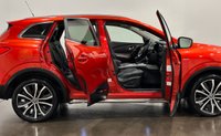 USED 2016 16 RENAULT KADJAR 1.6 dCi Signature Nav SUV 5dr Diesel Manual 4WD Euro 6 (s/s) (130 ps) Hosting a high specification , Detachable Towbar, Glass Panoramic Roof, Bose Edition