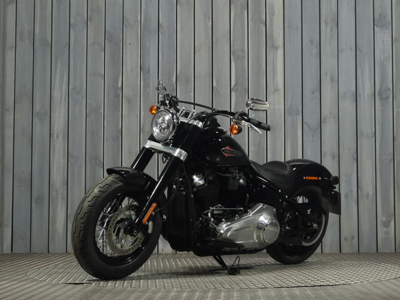 Harley-Davidson Softail トレーナー XL 黒 Used 2021 Harley-Davidson Softail® Standard Vivid Black