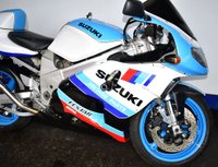 USED 1998 S SUZUKI TL 1000 R If monsters are real, this is a real monster, a proper hardcore V-Twin 1000cc, not for the faint hearted THE ULTIMATE PAINT JOB, Carbon Fibre Extras