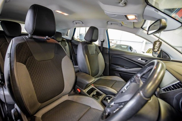 2018 Vauxhall Grandland X 1.2L Sport Nav 5dr - Photo 3