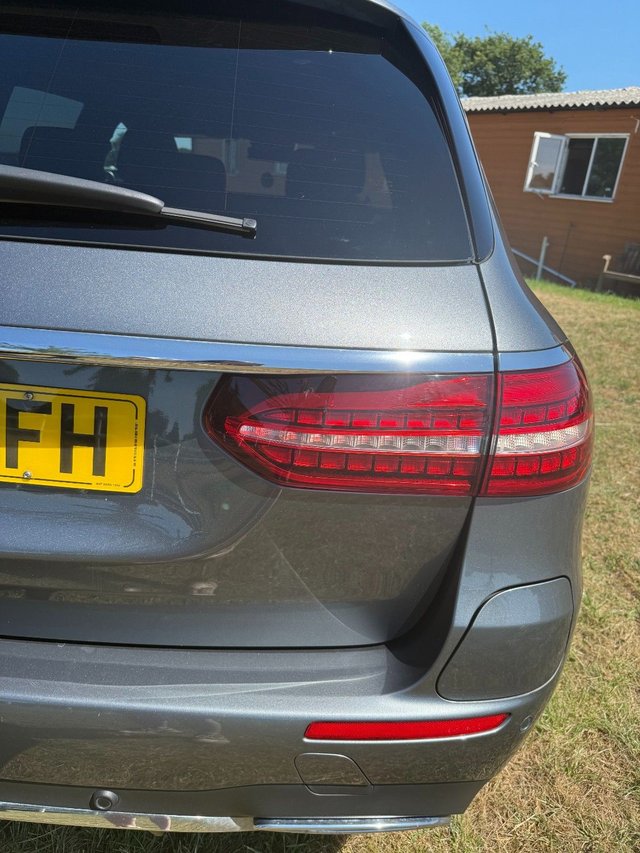 2020 Mercedes-Benz E-CLASS - Photo 9