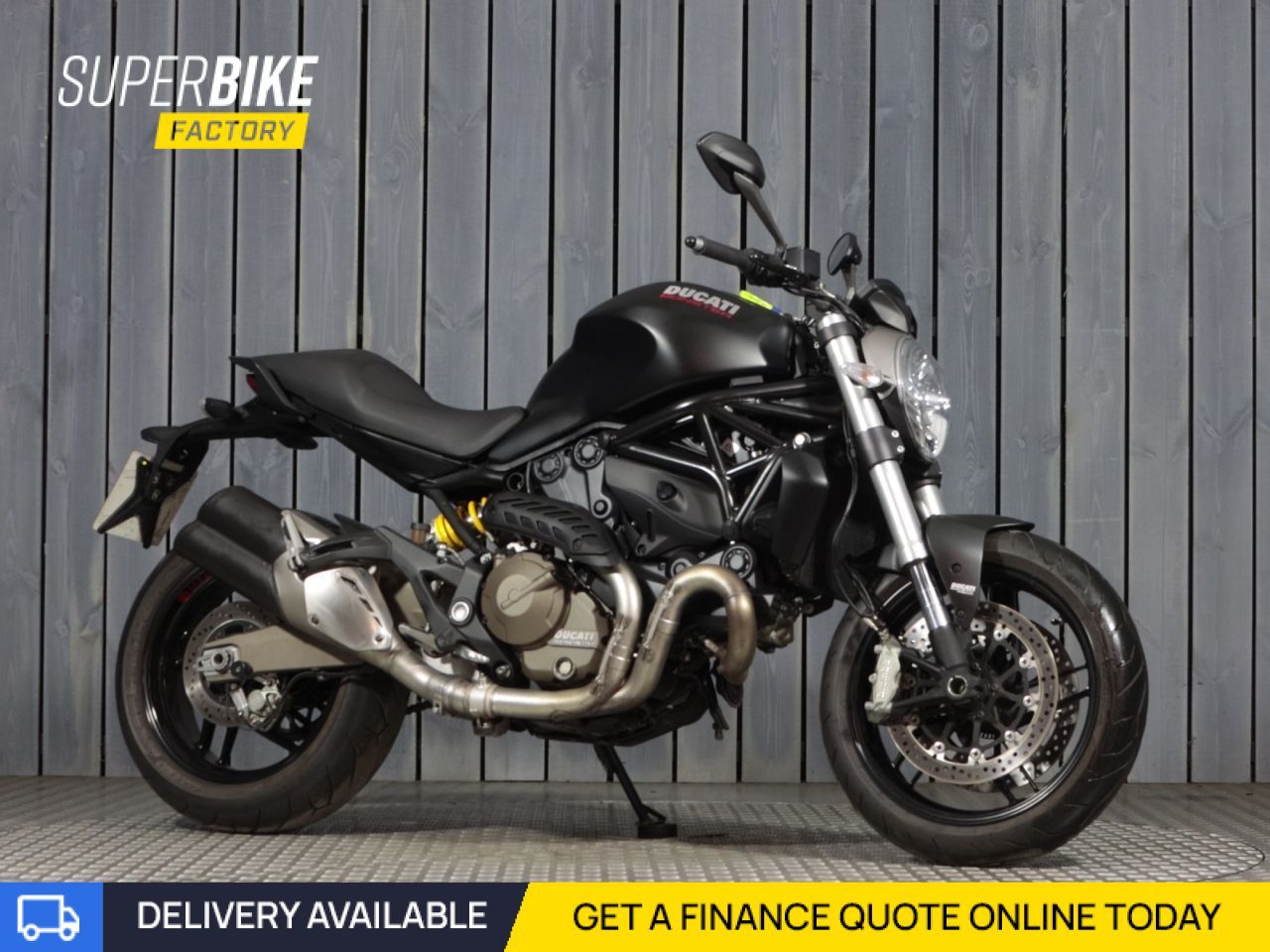 DUCATI Monster 821