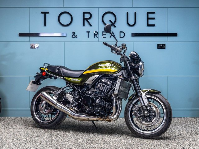 2021 21 Kawasaki Z900 RS Candytone Green 900 Modern Classic 