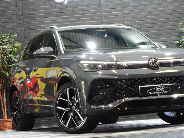 2025 Volkswagen Tiguan 2L R-Line 5dr - Photo 8