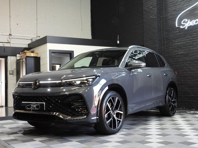 2025 Volkswagen Tiguan 2L R-Line 5dr - Photo 12