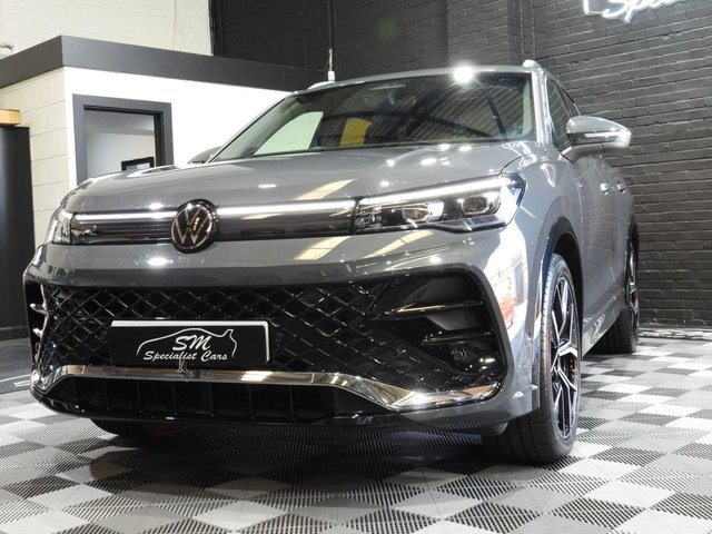 2025 Volkswagen Tiguan 2L R-Line 5dr - Photo 10