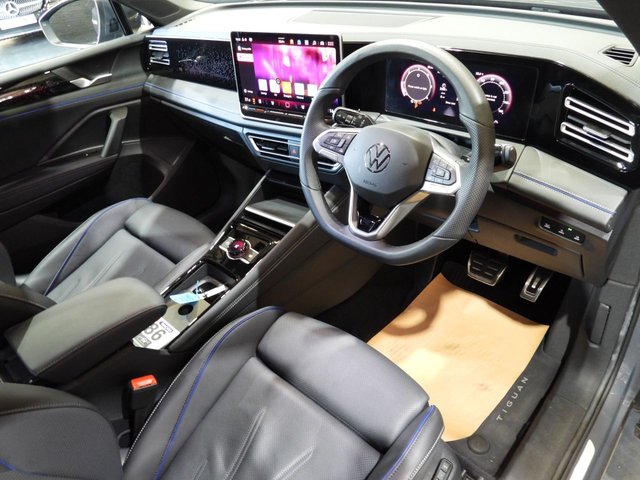 2025 Volkswagen Tiguan 2L R-Line 5dr - Photo 4