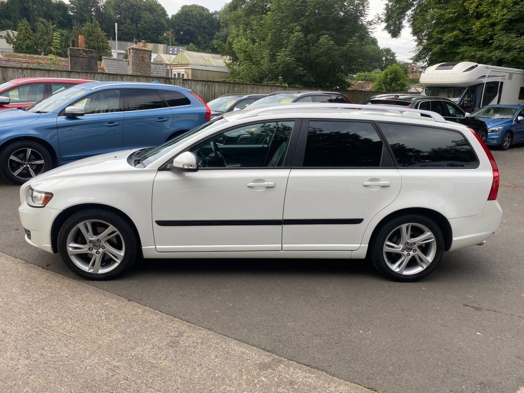 USED 2011 61 VOLVO V50 2.0 D3 SE Lux Edition Estate 5dr Diesel Geartronic Euro 5 (150 ps) LOW MILEAGE GREAT SPECIFICATION