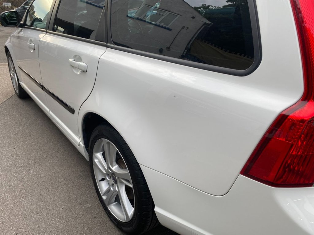 USED 2011 61 VOLVO V50 2.0 D3 SE Lux Edition Estate 5dr Diesel Geartronic Euro 5 (150 ps) LOW MILEAGE GREAT SPECIFICATION