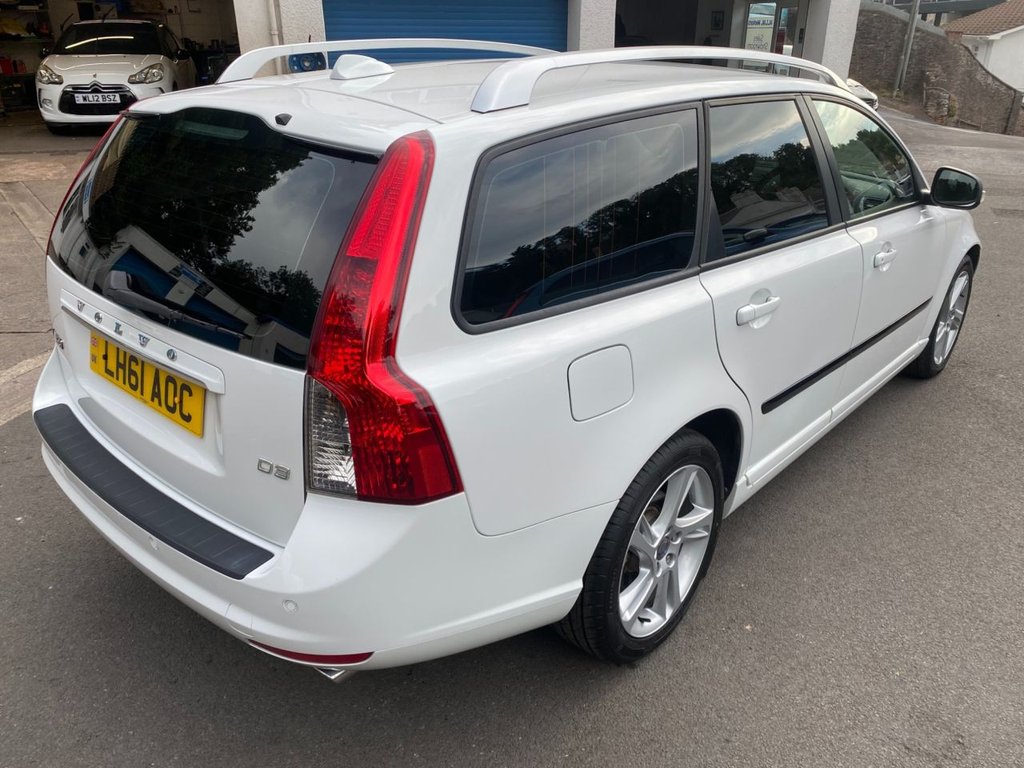USED 2011 61 VOLVO V50 2.0 D3 SE Lux Edition Estate 5dr Diesel Geartronic Euro 5 (150 ps) LOW MILEAGE GREAT SPECIFICATION