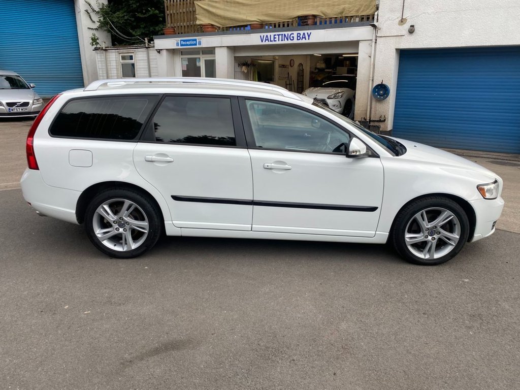 USED 2011 61 VOLVO V50 2.0 D3 SE Lux Edition Estate 5dr Diesel Geartronic Euro 5 (150 ps) LOW MILEAGE GREAT SPECIFICATION