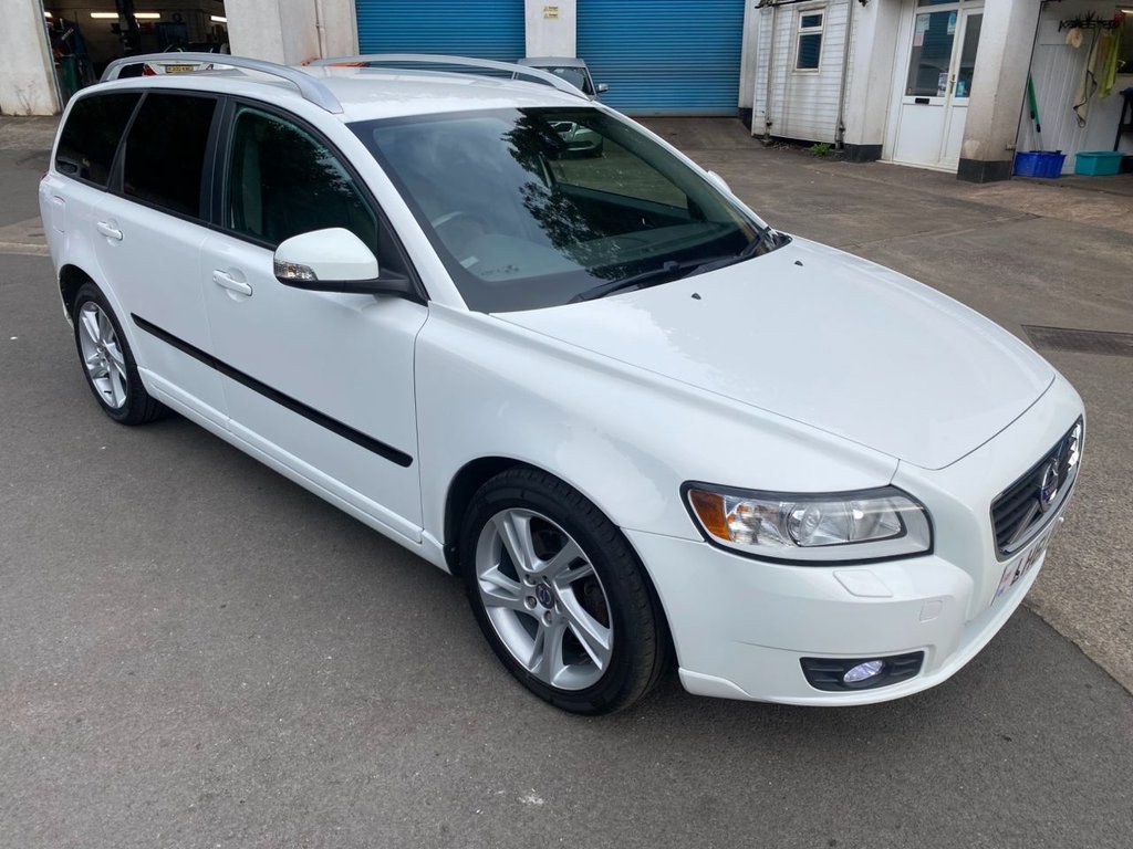 USED 2011 61 VOLVO V50 2.0 D3 SE Lux Edition Estate 5dr Diesel Geartronic Euro 5 (150 ps) LOW MILEAGE GREAT SPECIFICATION