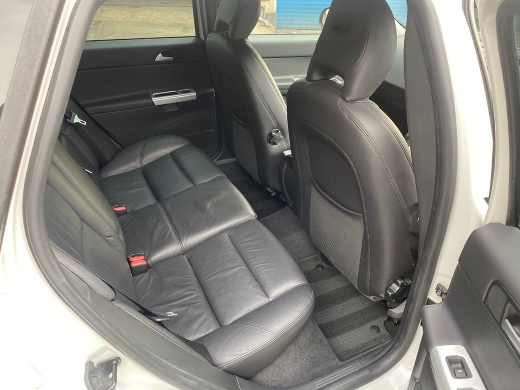 USED 2011 61 VOLVO V50 2.0 D3 SE Lux Edition Estate 5dr Diesel Geartronic Euro 5 (150 ps) LOW MILEAGE GREAT SPECIFICATION