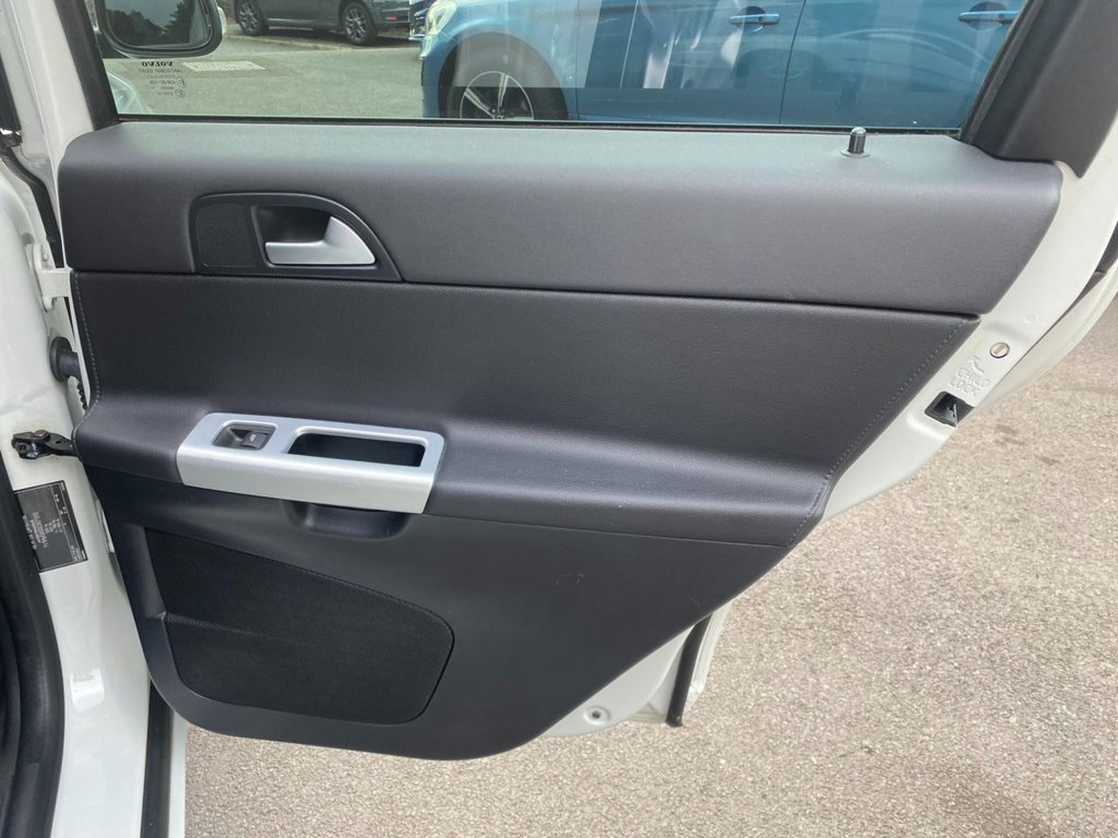 USED 2011 61 VOLVO V50 2.0 D3 SE Lux Edition Estate 5dr Diesel Geartronic Euro 5 (150 ps) LOW MILEAGE GREAT SPECIFICATION