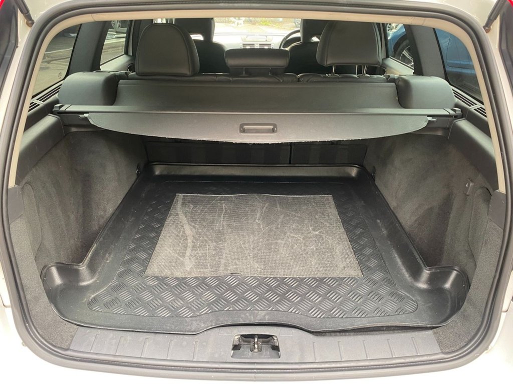 USED 2011 61 VOLVO V50 2.0 D3 SE Lux Edition Estate 5dr Diesel Geartronic Euro 5 (150 ps) LOW MILEAGE GREAT SPECIFICATION
