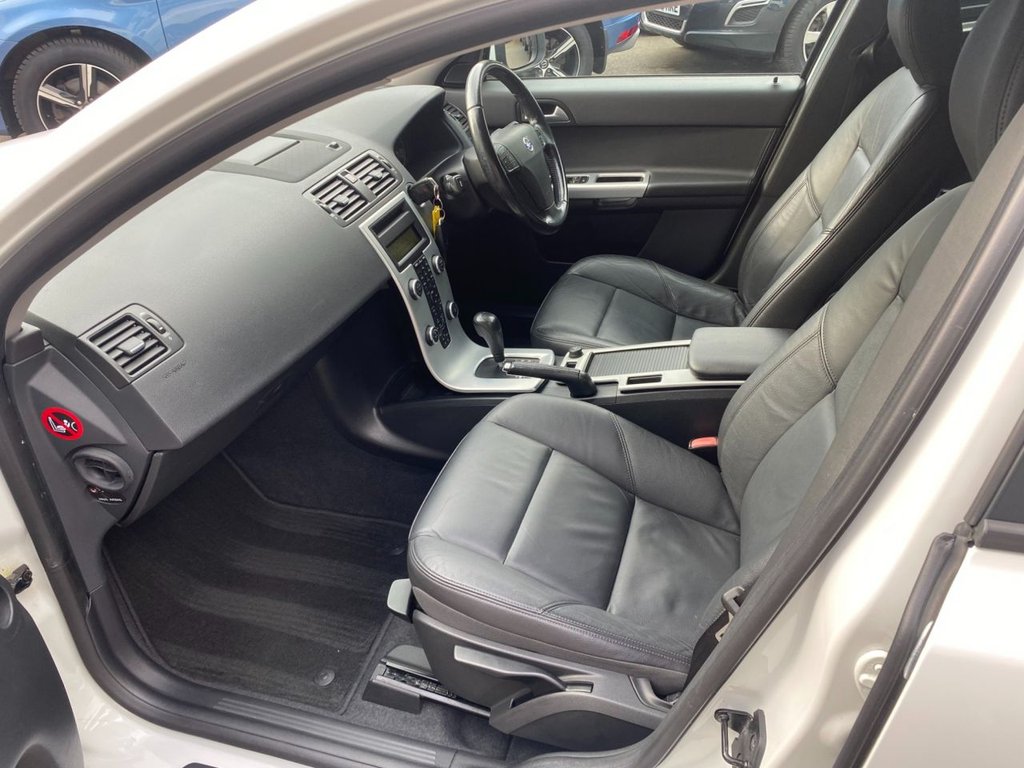 USED 2011 61 VOLVO V50 2.0 D3 SE Lux Edition Estate 5dr Diesel Geartronic Euro 5 (150 ps) LOW MILEAGE GREAT SPECIFICATION