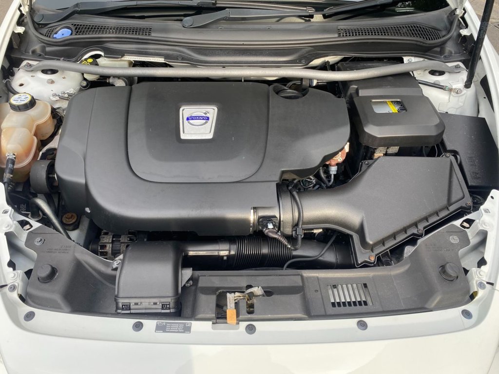 USED 2011 61 VOLVO V50 2.0 D3 SE Lux Edition Estate 5dr Diesel Geartronic Euro 5 (150 ps) LOW MILEAGE GREAT SPECIFICATION