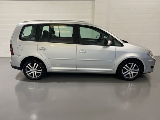 View our VOLKSWAGEN TOURAN