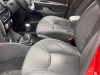 USED 2018 18 RENAULT CLIO 1.5 dCi Signature Nav Hatchback 5dr Diesel Manual Euro 6 (s/s) (90 ps) .....SAT NAV......Heated Seats..........Mega Spec !!