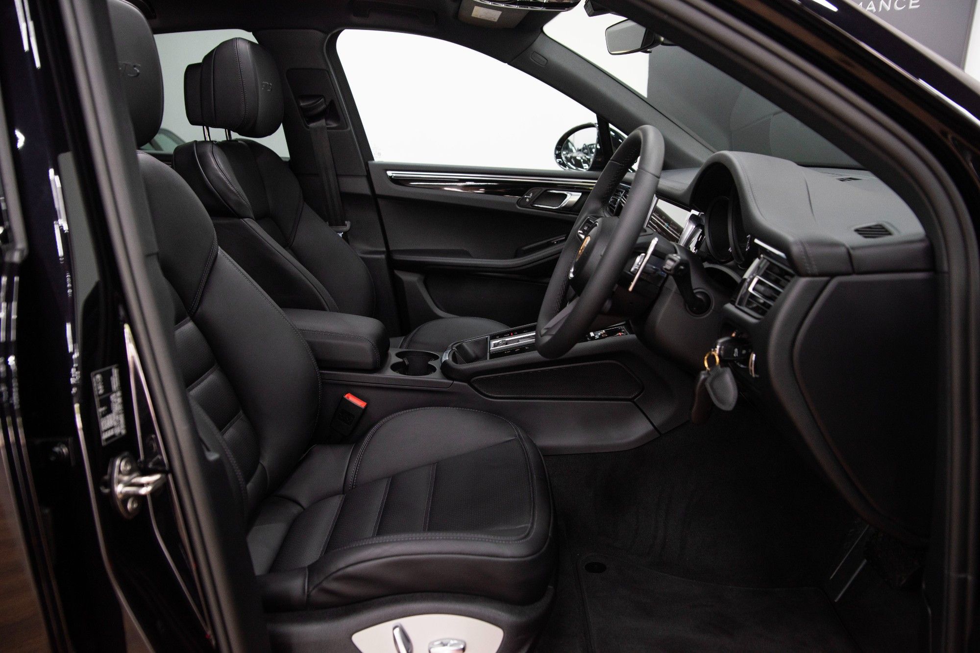 USED 2025 25 PORSCHE MACAN 2.9T V6 GTS  